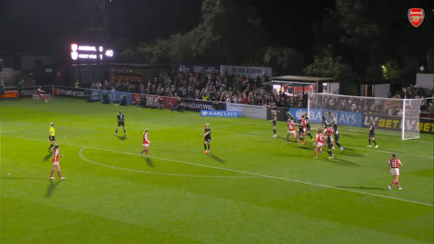 Nobbs helps Arsenal defeat West Ham for 13th straight WSL win